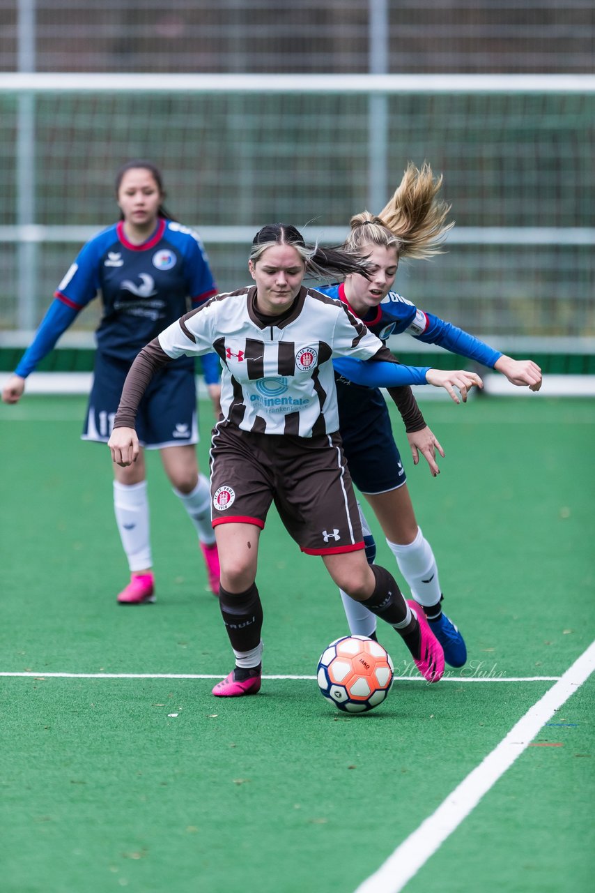 Bild 339 - wBJ VfL Pinneberg - St. Pauli : Ergebnis: 7:0 (Abbruch)